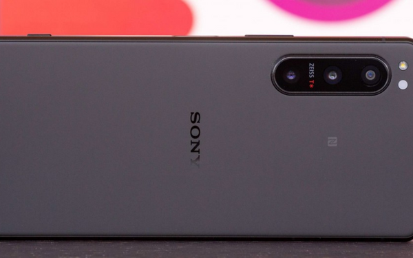 Several Sony smartphones are now receiving Android 13 updates